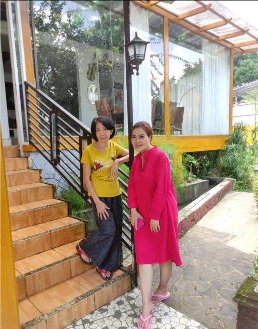 Villa Chacha At Macarena, Megamendung 외부 사진