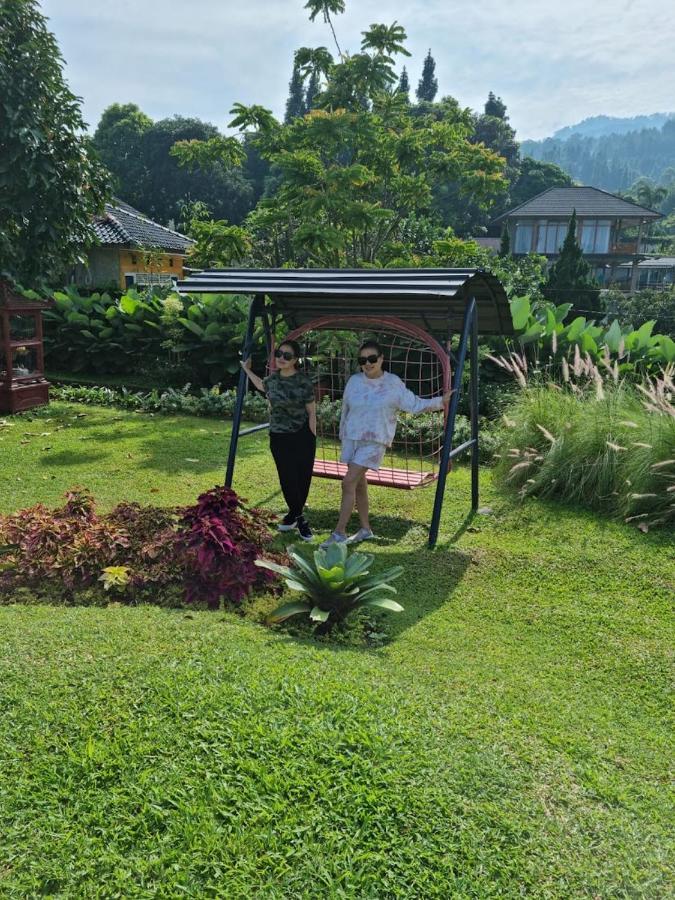 Villa Chacha At Macarena, Megamendung 외부 사진