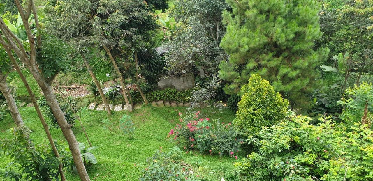 Villa Chacha At Macarena, Megamendung 외부 사진