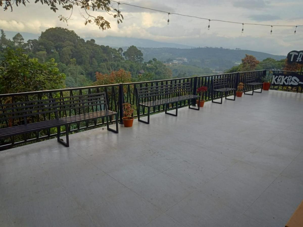 Villa Chacha At Macarena, Megamendung 외부 사진